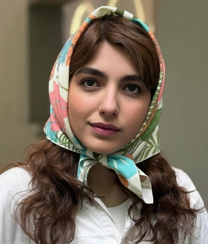 بیوگرافی بنفشه ریاضی