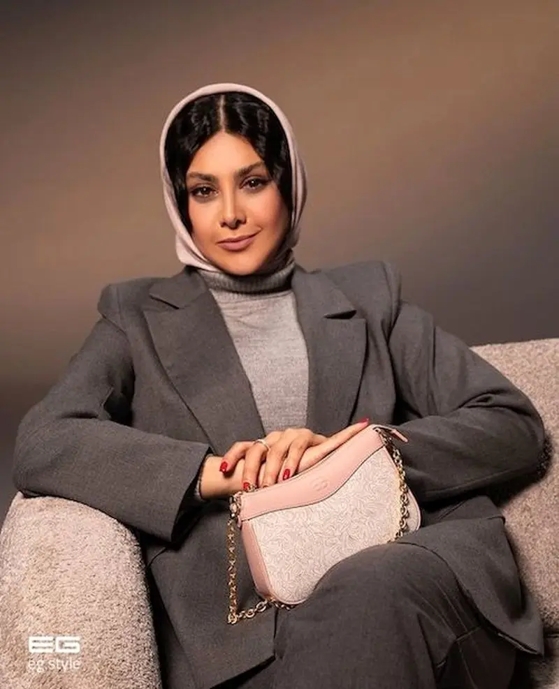 استایل ساده آزاده صمدی