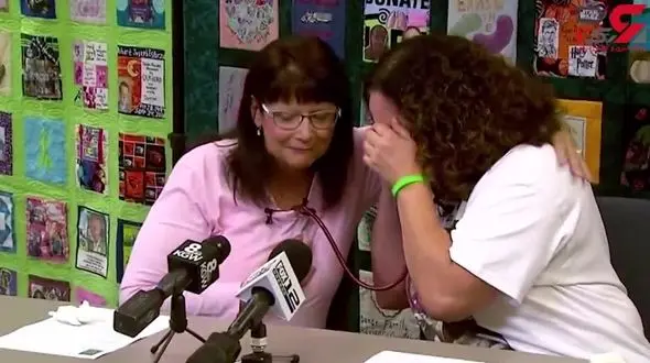 صحنه غم انگیز گوش دادن مادر به صدای قلب دخترش 2 سال بعد از مرگ او +فیلم