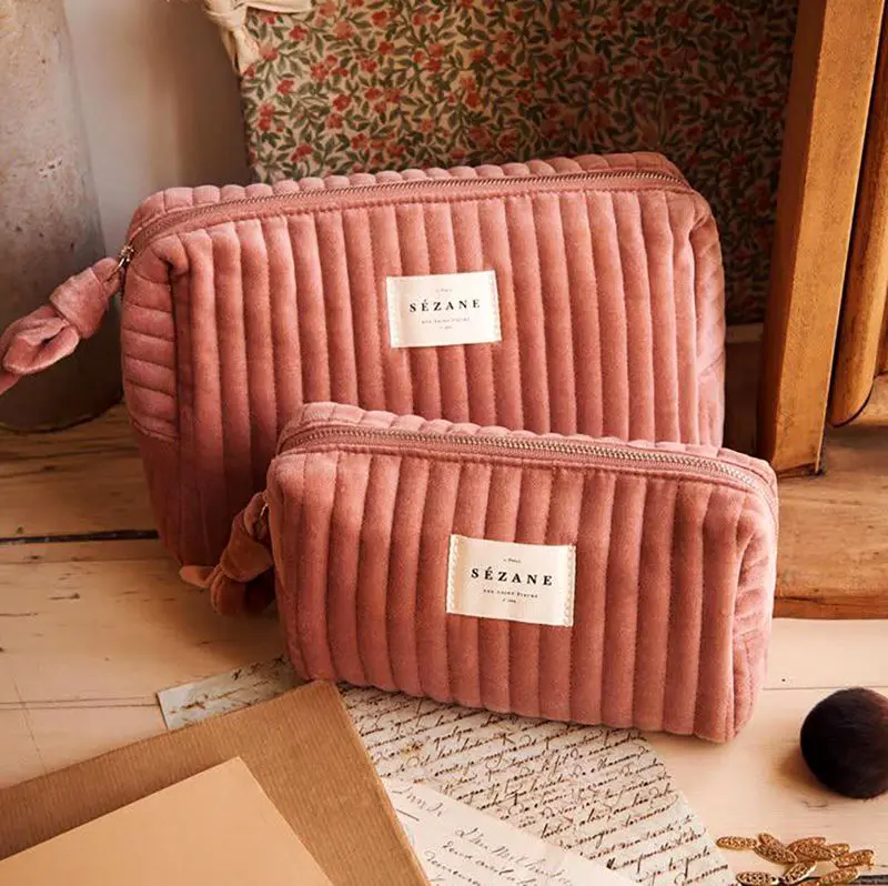 کیف لوازم آرایش کوچک دیجی کالا