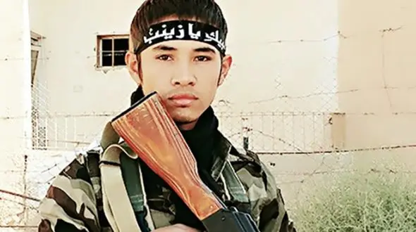  قطع شدن پاهای مدافع حرم کرجی در عراق / از ترس مادرم اسمم را ساشا گذاشتم ! + عکس و گفتگو