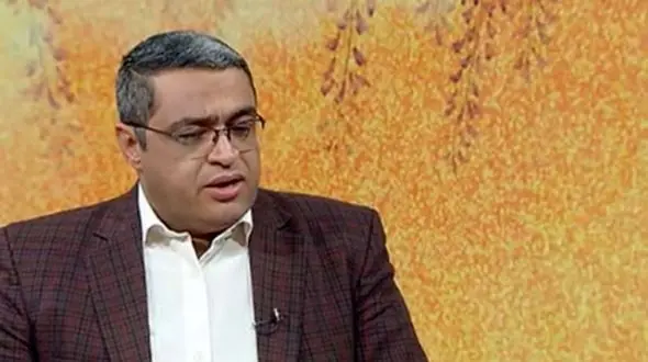 دکتر عزیزی: تازه فهمیدم زنم هرجا می شینه از من بد میگه / دنبال یارکشیه ... / به بچه میگه عمه ات داشت منو خفه می کرد...