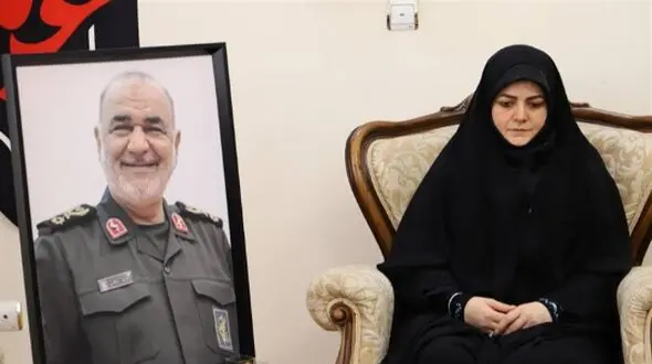 عکس های خانه ساده و بی ریای سردار سلامی و حضور دختر و داماد پزشکیان / از فرش ماشینی تا لوستر و مبلمان معمولی 