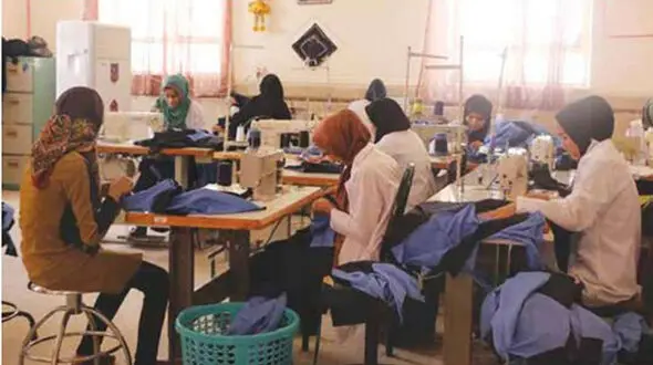  لباسی را می‌پوشم که همکلاسی‌ام دوخته