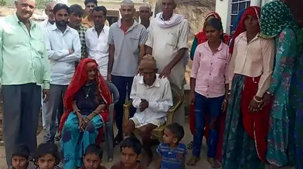 زنده شدن پیرمرد 95 ساله وسط مراسم تشییع همه را ترساند+ عکس 