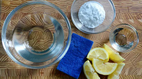 با این محلول خانگی آیینه ها براق تر می شوند