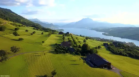 آهنگ بی کلام باران عشق از ناصر چشم آذر به همراه تصاویر زیبا از سوئیس + فیلم