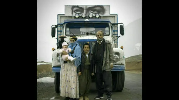 چهره عجیب آقای بازیگر درکامیون+ عکس