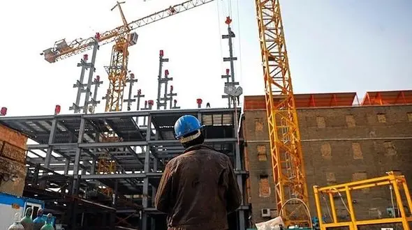 ساخت غیرقانونی هتل ۳۰ طبقه در ولنجک متوقف شد