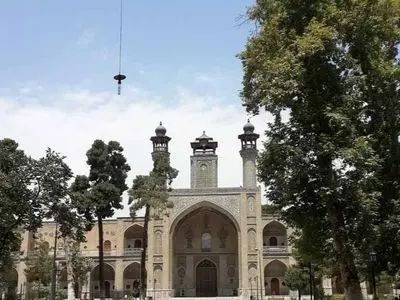 فیلم و عکس / نگاهی به معماری باشکوه مسجد و مدرسه سپهسالار، نخستین و بزرگ ترین مسجد تهران 