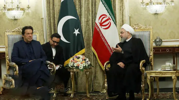 استقبال رسمی روحانی از نخست وزیر پاکستان + فیلم