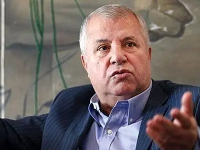 فیلم/ علی پروین: ما رفتیم ورامین شناسنامه چندتا مُرده پیدا کردیم بعد به یک حاج آقا گفتیم میخوایم خواهرمون رو عقد کنیم تا از سربازی معاف بشیم...!