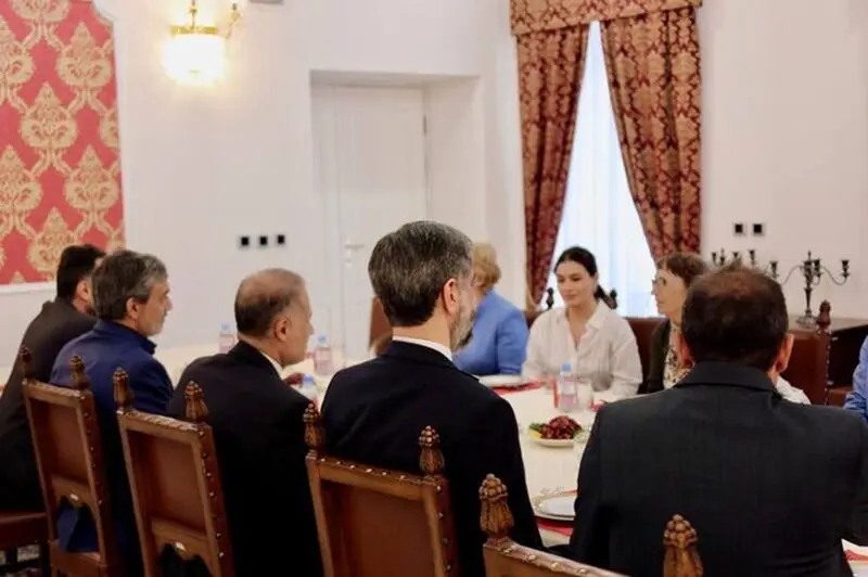 سفیر ایران خبر داد :سفر «پوتین» به تهران در آینده نزدیک /سرمایه گذاری ۸ میلیارد دلاری روسیه در میادین گازی ایران
