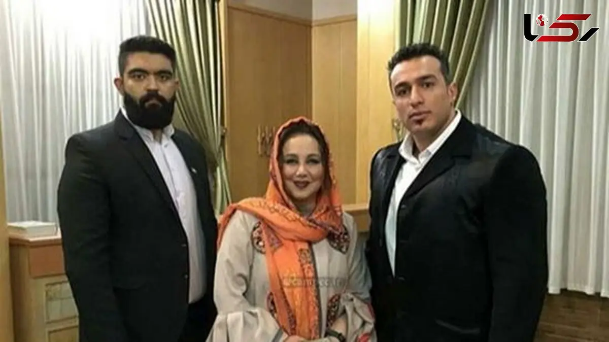 فیلم ضیافت افطاری بهنوش بختیاری به سبک یک میزبان تمام عیار؛ حضور بهرنگ علوی، مریم امیرجلالی، جلیل فرجاد، اکرم محمدی و... تا ثبت عکس یادگاری با تک تک مهمانها 