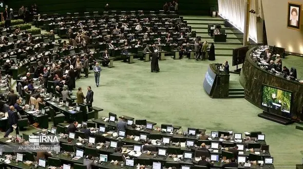 خبرنگارانی که دنبال بازنشستگی 20 ساله هستند به کمیسیون اصل 90 شکایت کنند