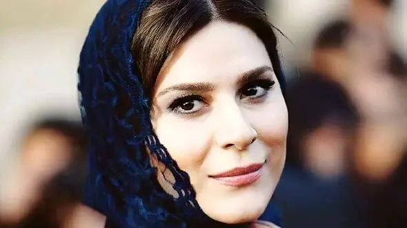 فیلم /  سحر دولتشاهی : عاشق شدم اما ..../ من ابهت خاصی دارم ... چشم غره هام معروفن .../ دستخط من .....