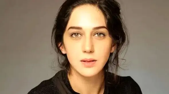 اولین عکس مادر زهرا امیرابراهیمی / او به دخترش پیوست؟