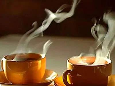 چای داغ ممنوع! دلیل علمی اینکه نباید داغ بنوشید