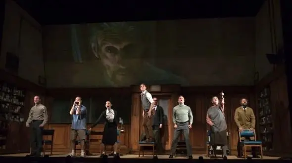 تماشاگران این نمایش در سالن غش کردند + عکس