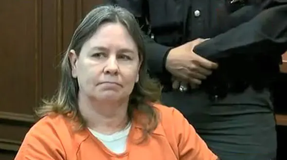 این زن خونسرد شوهرش را در مقابل دخترش تکه تکه کرد +عکس