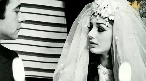 عکس / سفر در زمان /  «گوگوش» نوجوان با عروسکش در دهه 30 /  «امیر نوری کودکی» سال 64