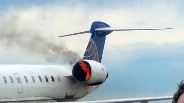 فیلم آتش گرفتن موتور هواپیمای غول پیکر هنگام برخاستن از باند !