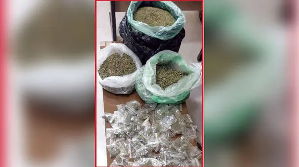 کامیونت حامل ۸۰ کیلویی مواد گل در مشهد متوقف شد / قاچاقچی سابقه‌دار باز هم به دام افتاد