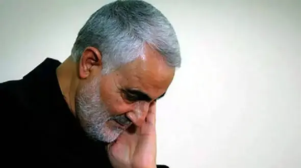 فیلم بوسه فرزندان سردار شهید سلیمانی بر تابوت شهدای خدمت