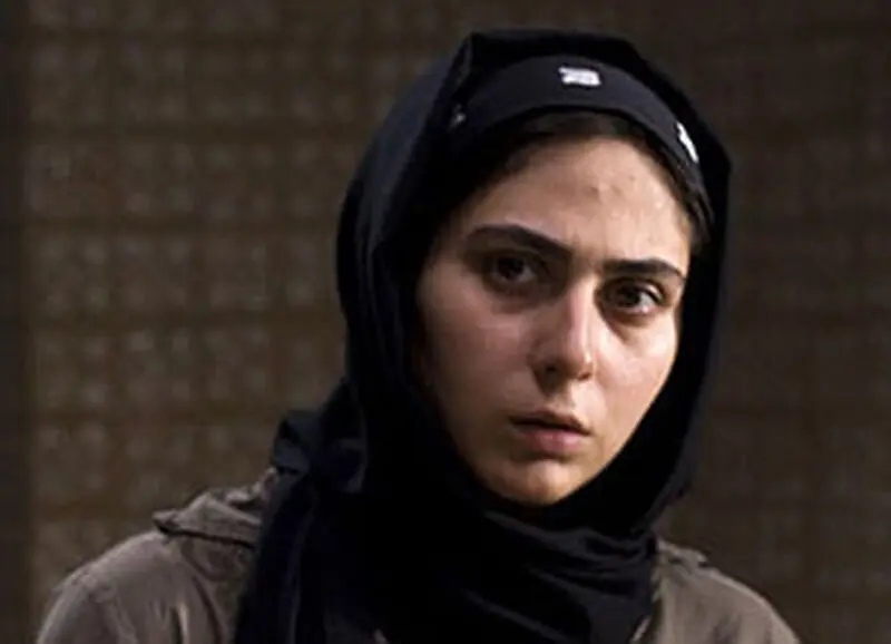رعنا آزادی‌ور