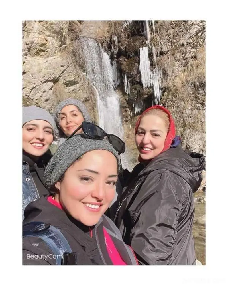 عکس نرگس محمدی و مادرش