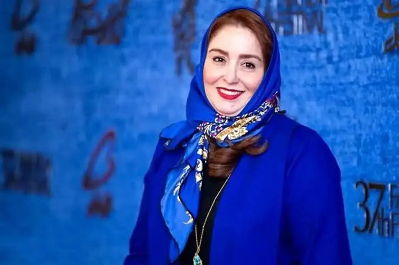 ژاله صامتی از تجربه‌های جوانی و ارتباط با جنس مخالف می‌گوید