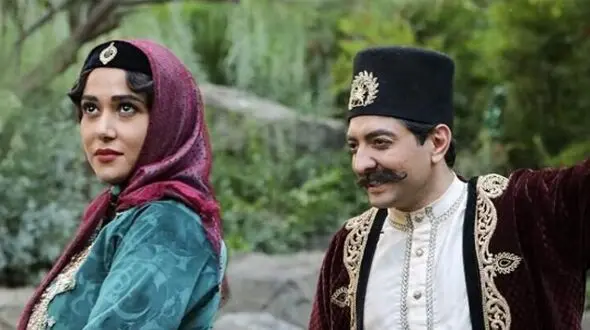 فیلم / یادی کنیم از سکانسی فوق العاده و ماندگار از اولین دیدار ناصرالدین شاه سریال جیران با پریناز ایزدیار دختر روستایی