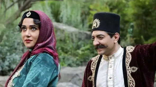 فیلم / یادی کنیم از سکانسی فوق العاده و ماندگار از اولین دیدار ناصرالدین شاه سریال جیران با پریناز ایزدیار دختر روستایی