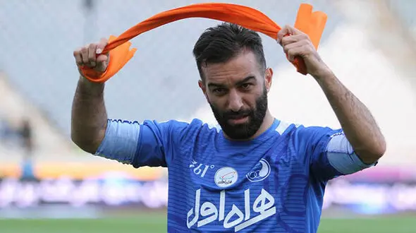 ترس از کرونای حنیف عمران زاده استقلالی / مردم دعایش کنید !
