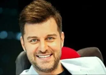 عکس؛ باربد بابایی مجری سابق صداوسیما و بازیگر سریال شغال در ترکیه