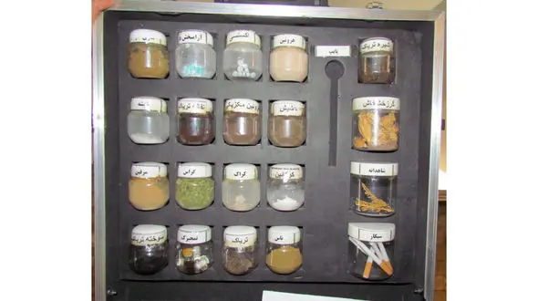 بازدید قضات شعب ویژه رسیدگی به جرائم مواد مخدر دیوان عالی کشور از آزمایشگاه مرکزی مبارزه با مواد مخدر نیروی انتظامی