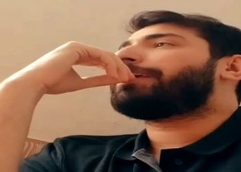 فیلم آواز احساسی /  آقا معلم سرکلاس شروع کرد در وصف بزرگمرد دنیا خوندن ... شاگردش ادامه داد محشر ...
