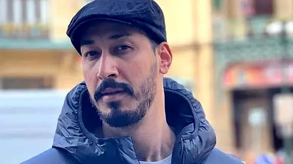 فیلم ماشین لوکس و هوش پران بهرام افشاری ! / چجوری با این قد توی ماشین جا میشه !