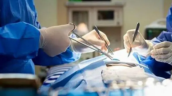 نجات معجزه‌آسای جوان ۲۱ ساله از مرگ!/چاقو قفسه سینه اش را شکافت!