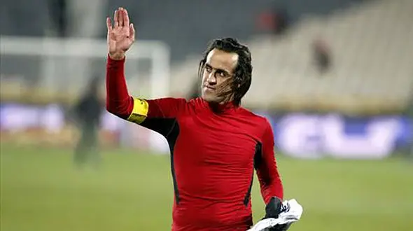  فیلم گل عجیب علی کریمی با دربیل 6 نفر !