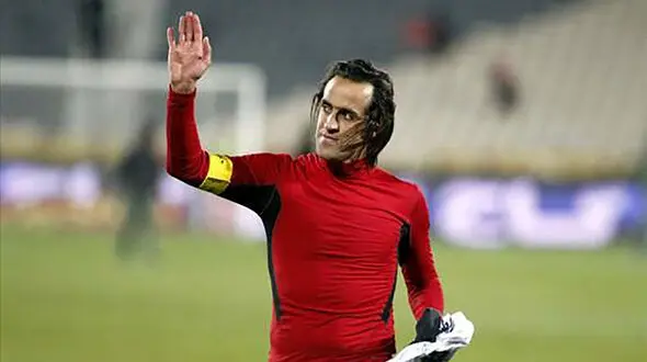 فیلم گل عجیب علی کریمی با دربیل 6 نفر !