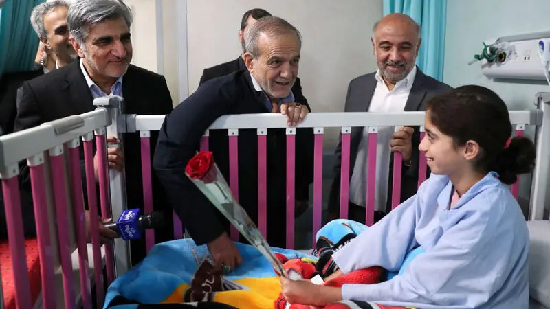 مسعود پزشکیان امروز( سه‌شنبه ۲۵ شهریور ۱۴۰۴)، در آیین افتتاح ساختمان جدید بیمارستان فوق تخصصی شهید فیاض‌بخش سازمان تامین اجتماعی، با ظرفیت ۵۵۰ تخت بیمارستانی