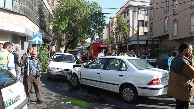  واژگونی پراید پس از تصادف با سمند + تصاویر