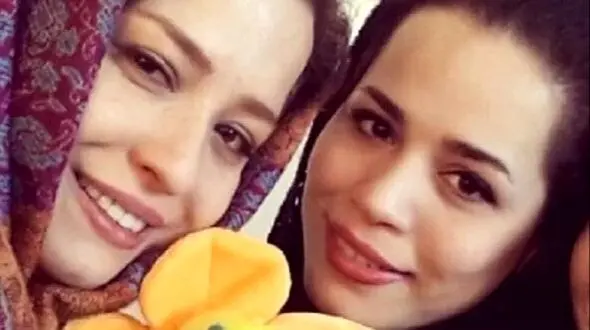 عکس ها/ نگاهی خانه باغ سرسبز ملیکا شریفی نیا / سفره دلچسب با کوکوسبزی در ایوان حیاط پر درخت