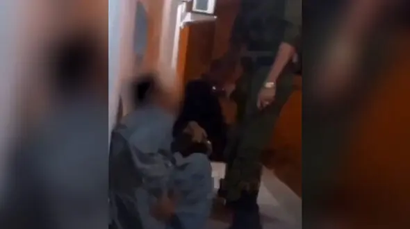 اعطا نشان پلیس افتخار به شهروند زاهدانی که مورد آزار یک سرباز قرار گرفته بود + جزئیات و فیلم