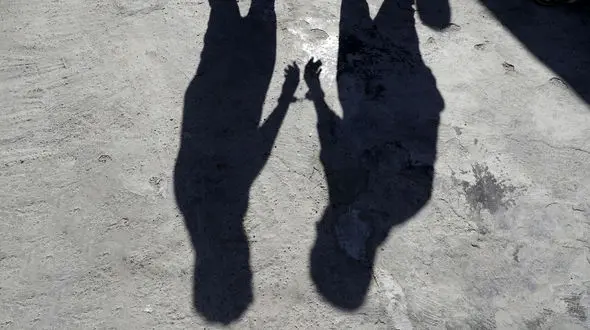 2 پسر تهرانی جلوی پدر بی آبرو بودند