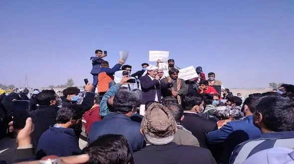 واکنش وزارت کشور به تجمع مردم سیستان در اعتراض به عدم تامین حقابه هیرمند 
