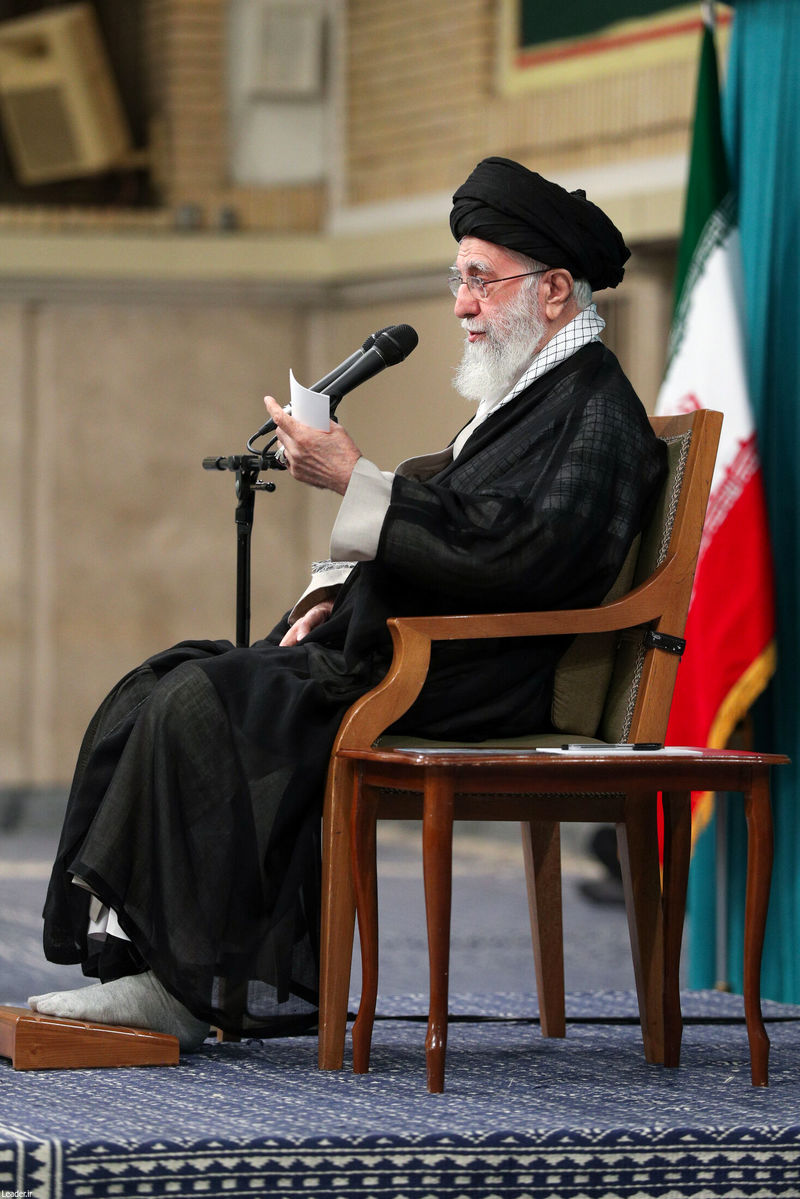 دیدار نمایندگان مجلس شورای اسلامی با رهبر انقلاب حضرت آیت الله خامنه ای -چهارشنبه ۲۱ خرداد ۱۴۰۴