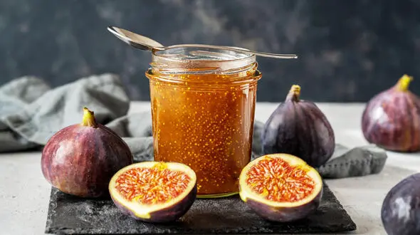 طرز تهیه مربای انجیر زرد با عطر گلاب و زعفران