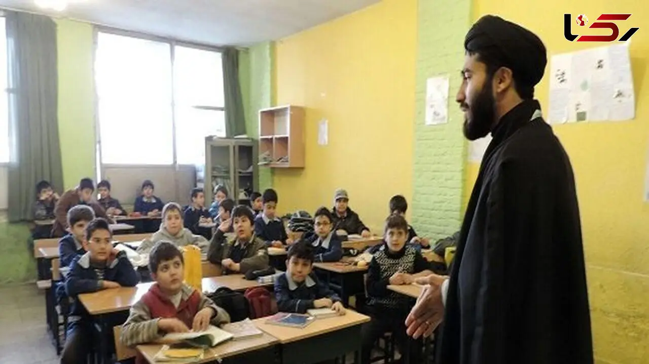 حضور روحانیت در مدارس تیزهوشان / امام جمعه قم: مسائل شرعی را در نخبگان تقویت کنیم تا فرار مغزها کم شود